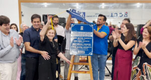 MAESTRO LEOPOLDO É HOMENAGEADO