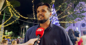 Apresentações do Natal de Luz 2025 em Tupã atraem grande público na Praça da Bandeira